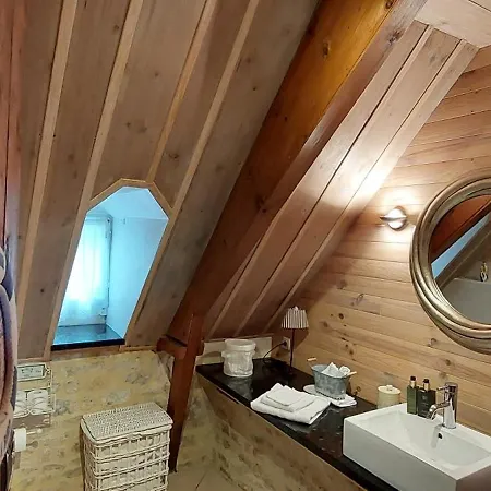 Manoir De Les Quatre Etoiles فندق مبيت وإفطار 3*