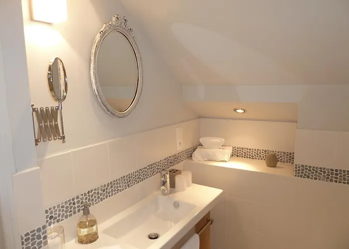 Bed & Breakfast Manoir De Les Quatre Etoiles 3*